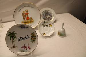 lot 152 image: Decorative plates