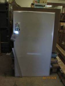 lot 176 image: white board...