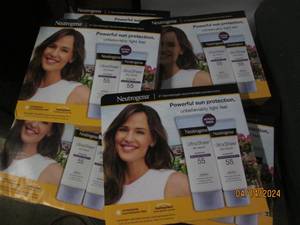 lot 224 image: 6 packages of 2 neutrogena ultra sheer 55 sunscreen