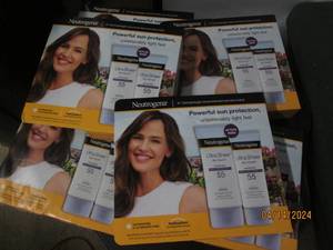 lot 227 image: 6 packages of 2 neutrogena ultra sheer 55 sunscreen