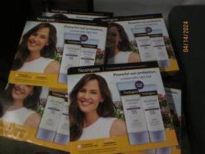 lot 228 image: 6 packages of 2 neutrogena ultra sheer 55 sunscreen