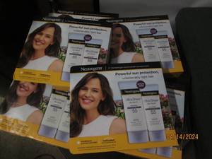 lot 231 image: 6 packages of 2 neutrogena ultra sheer 55 sunscreen