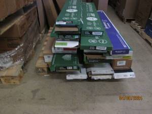 lot 17 image: pallet of misc flooring...