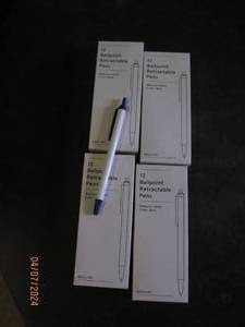 lot 66 image: 4 packages of 12 ballpoint retractable blue pens