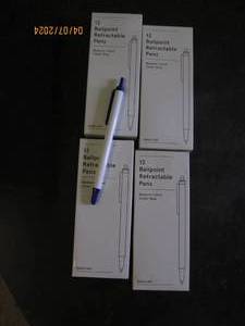 lot 67 image: 4 packages of 12 ballpoint retractable blue pens