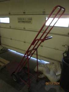lot 165 image: red cart...