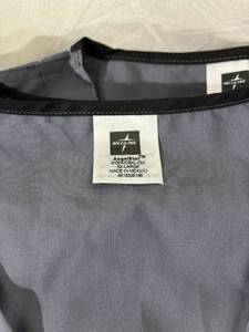 lot 41 image: Lot of 5 NEW Medline AngelStat 610NCC5XL-CM&nbspUnisex ReversibleNurse Scrub Tops - Size 5XLarge