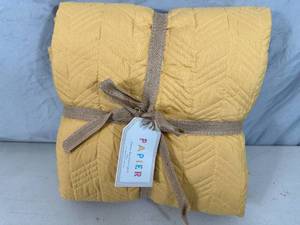 New Twin Size Luxury Decorative Quilt