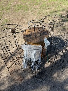 lot 7 image: Variety of Garden Trelliss (Table not included )