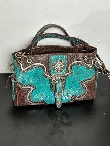 lot 83 image: Teal country girl purse