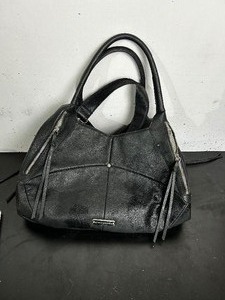 lot 85 image: Leather Steve Madden purse