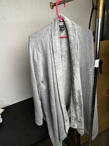 lot 88 image: DKNY Jeans size 1X womens Sweater
