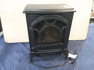 lot 20 image: Electric Fireplace (like new)