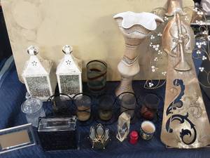 lot 23 image: Misc Home Decor