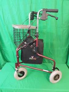 lot 25 image: New Traveler 3 Wheel Rolling Walker