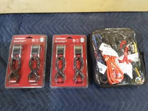 lot 29 image: Two Packs of heavy duty straps, & 1 pack of 32 bungee cords