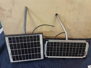 lot 39 image: 2 Solar panels