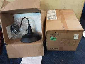 lot 45 image: Kenroy home outdoor light New in box