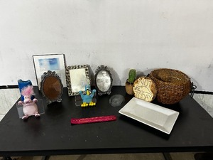 lot 170 image: Picture Frames, Candles, and Decor