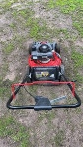 lot 190 image: Like new Craftsman push mower