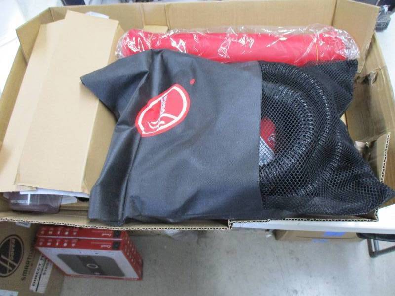 lot 724 image: Hoover PowerScrub XL Pet Carpet Cleaner Machine, for Carpet and Upholstery, Deep Cleaning Carpet Shampooer with Multi-Purpose Tools, Powerful Suction, Perfect for Pets, FH68050, Black, Slightly Used, Works