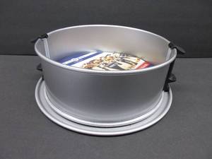 lot 801 image: USA Pan Leak-Proof Nonstick Commercial Springform Pan, 9-Inch CLEAR COATING A BIT ROUGH UNDER PANS RIM, NEW