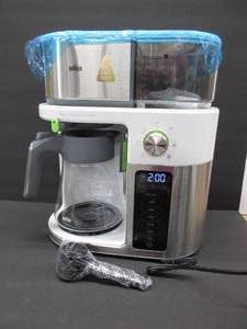 lot 831 image: Braun MultiServe Coffee Machine 7 Programmable Brew Sizes  3 Strengths  Iced Coffee & Hot Water for Tea, Glass Carafe (10-Cup), White  ELECTRONICS TESTED, NEW