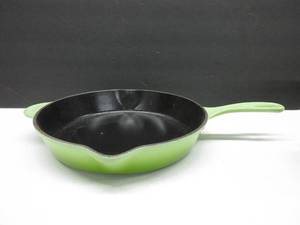 lot 837 image: Le Creuset Cast Iron Skillet 10 Green