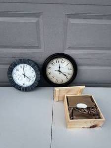 lot 13 image: 2 Clocks and Wooden Box with Stuffing Material