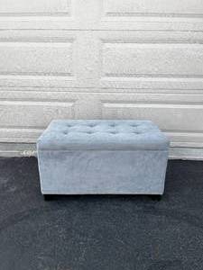 lot 25 image: Grey Ottoman with Storage