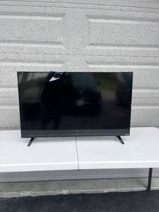 lot 44 image: Vizio TV 40