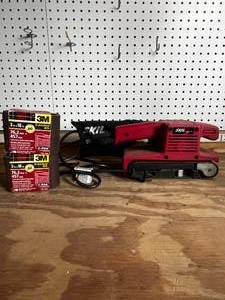 lot 61 image: Skil 4.5 Amp Belt Sander