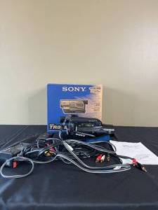 lot 105 image: Sony CCD-FX 340 Handy Cam - Working Condition