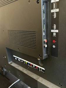 lot 136 image: 55 Vizio TV on Base - Excellent Condition