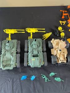 lot 176 image: Lot of Military and Construction Toys and Accessories - Various Materials