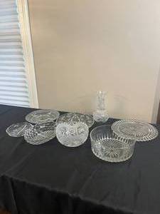 lot 201 image: Stunning Crystal Serving Dishes and More Excellent Condition