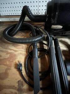 lot 84 image: Metro Vac In Blo - 4HP with Accessories
