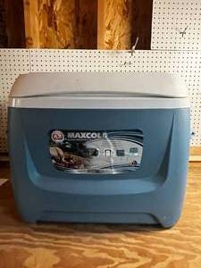 lot 97 image: Igloo Max Cold Cooler with Wheels