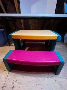 lot 257 image: VTG Little Tikes Picnic Table