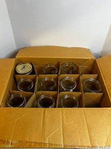 lot 264 image: 10 Mason Jars 1 with Lid