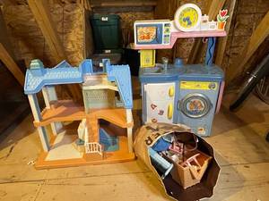 lot 283 image: VTG Doll Play House, Kitchen Play Set and Bag of Accessories