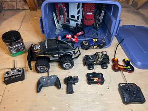 lot 289 image: Remote Control Cars and Trucks. Inc. BB Pellets