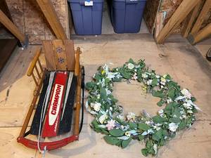lot 293 image: VTG Champion Sled Decor and Decorative Floral Wreath