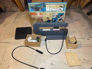 lot 297 image: DREMEL Deluxe Moto-Shop 15 Scroll SawSanderShop with Accessories