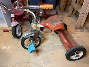 lot 304 image: VTG - Childrens Tricycles (3) Radio Flyer, Roadmaster, etc.