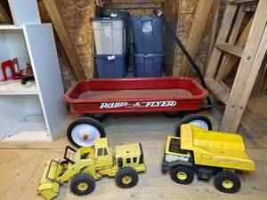 lot 309 image: VTG TONKA METAL TONKA TRUCKS and Red Radio Flyer Wagon