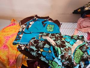lot 329 image: Girls Swimsuits SZ 10 - 1 One PC, Various Tops & Bottoms
