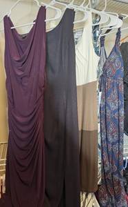 lot 337 image: Lot of Womens Sleeveless Dresses SZ M