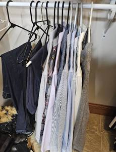 lot 350 image: Lot of Mens Slacks SZ 32W 30L & Dress Shirts SZ M