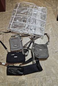 lot 357 image: Lot of 5 PursesClutchesCrossovers & Hanging Shoe Storage Bag